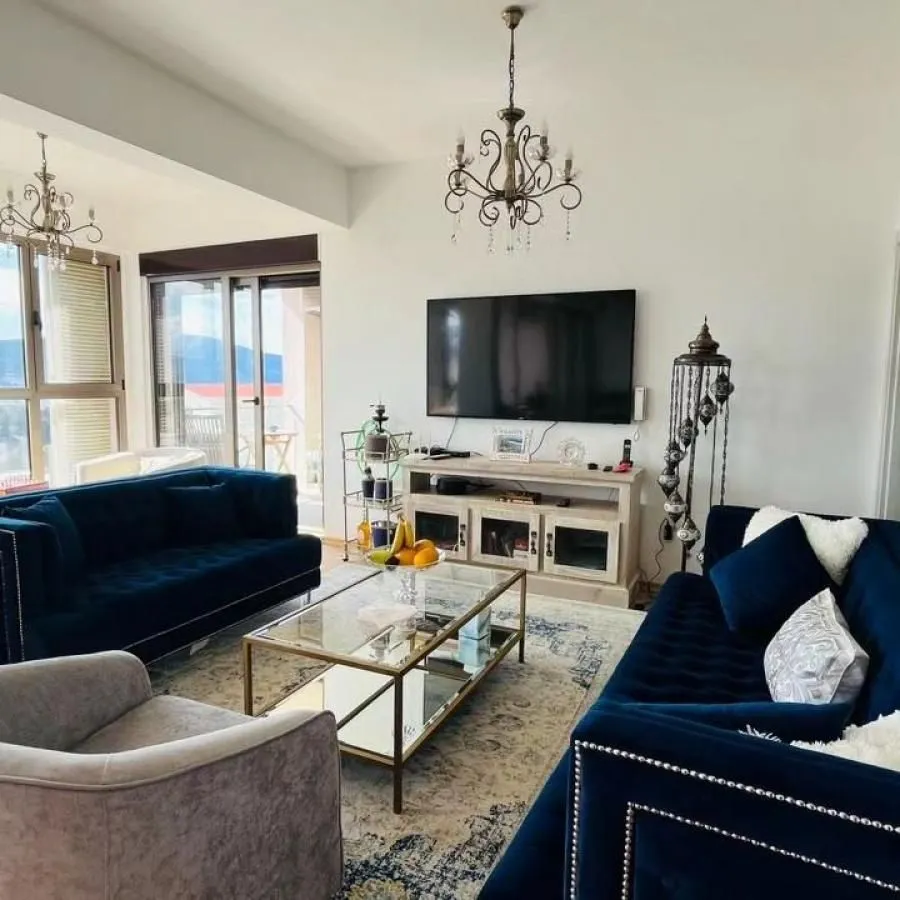 Prodaja, trosoban stan, 120m², Tivat, Crna Gora