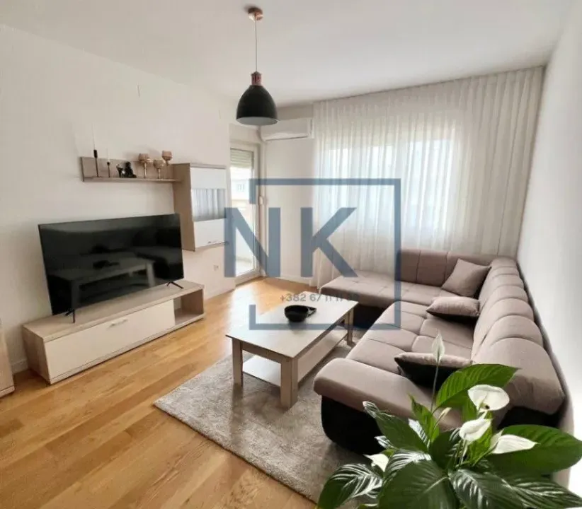 Izdavanje, jednosoban stan, 49m², Central Point, Podgorica