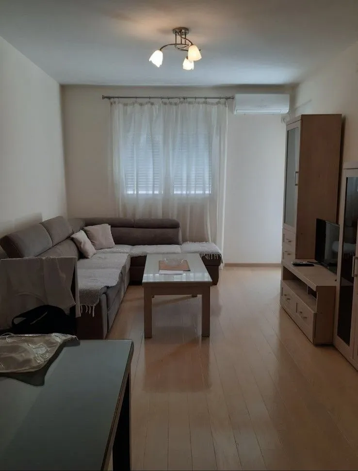 Izdavanje, jednosoban stan, 47m², City Kvart, Podgorica