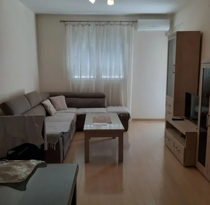 Izdavanje, jednosoban stan, 47m², City Kvart, Podgorica
