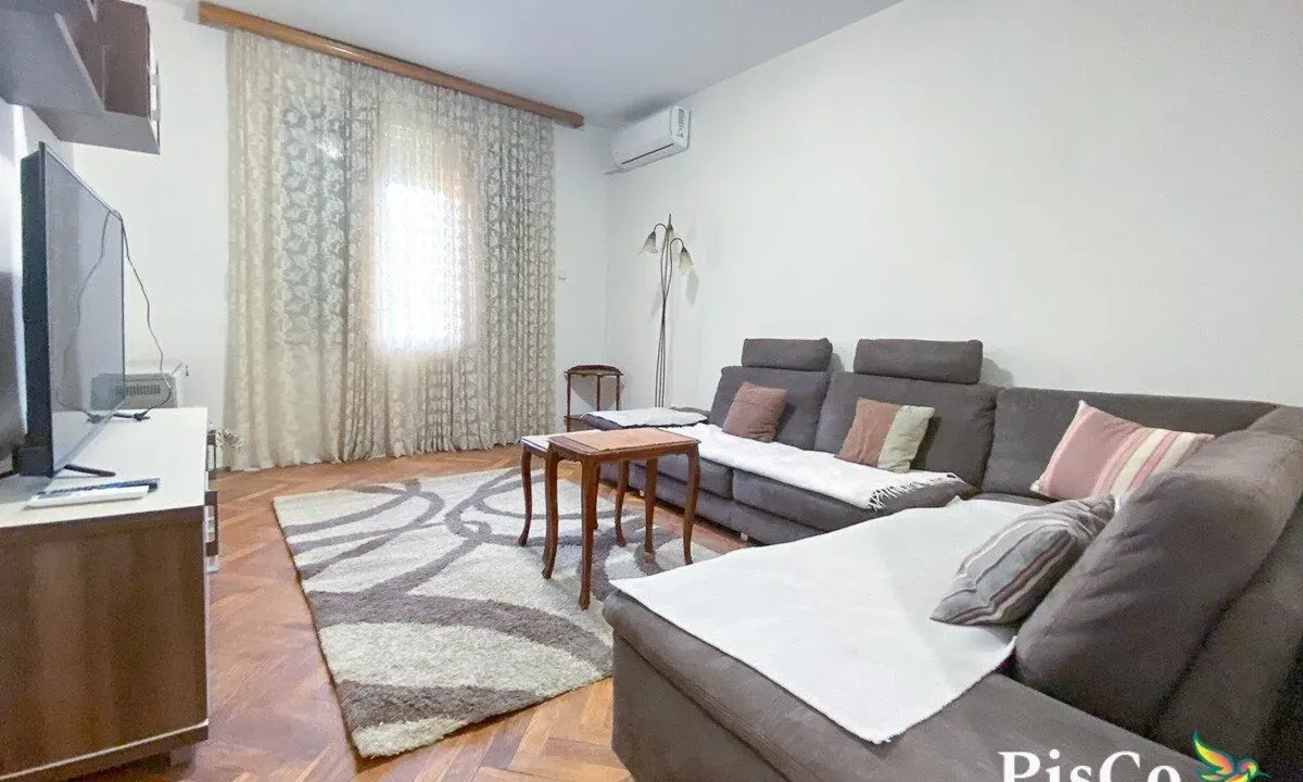 Izdavanje, dvosoban stan, 68m², Centar, Podgorica