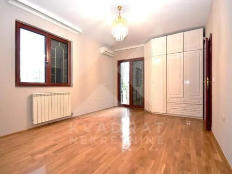 Prodaja, kuća, 370m², Zabjelo, Podgorica - image 18