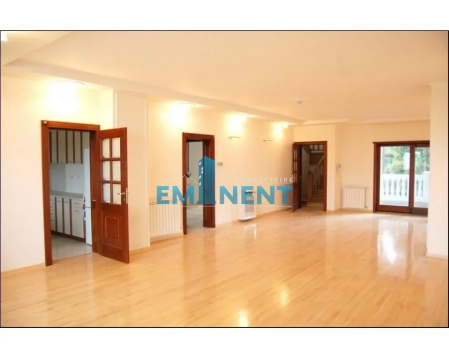 Izdavanje, stan, 300m², Savski Venac, Beograd