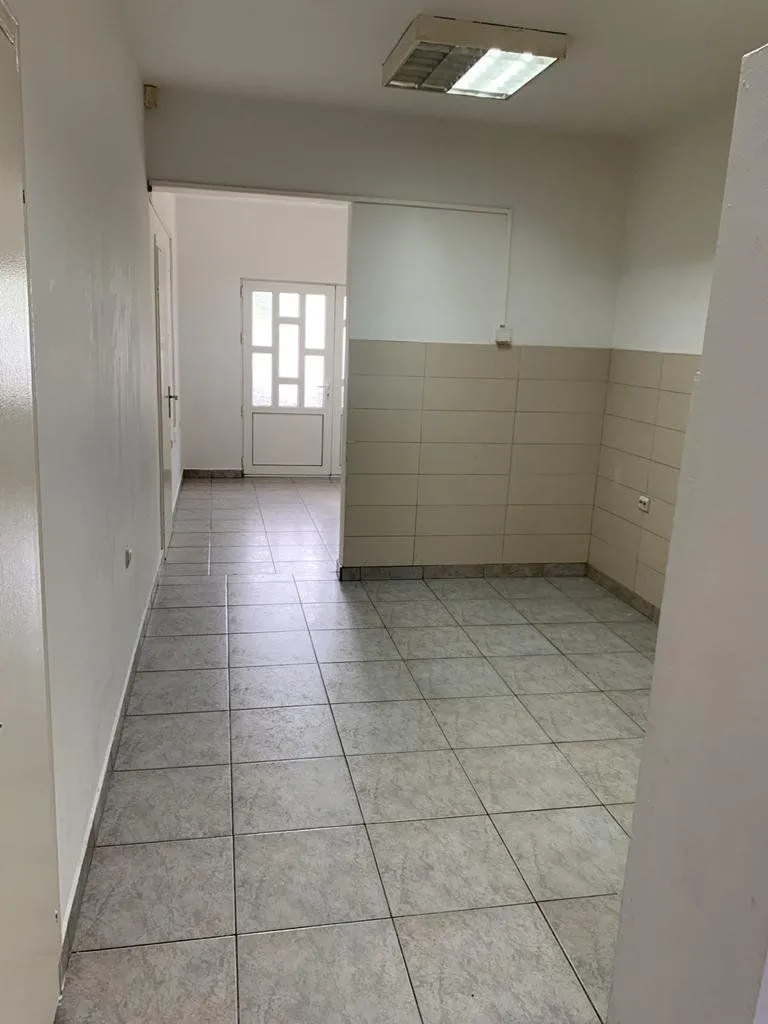 Izdavanje, kuća, 120m², Blok 9, Podgorica