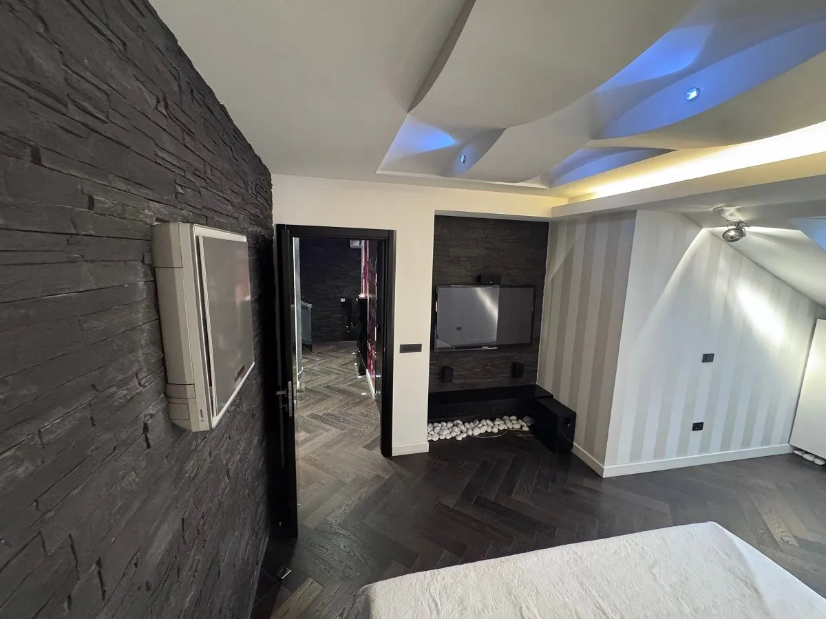 Prodaja, četvorosoban stan, 117m², Crveni Krst, Beograd