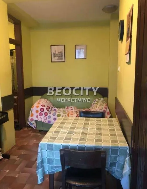 Prodaja, dvosoban stan, 46m², Centar, Novi Sad