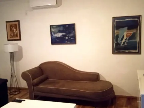 Kuća in Donja Lastva