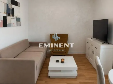 Izdavanje, dvosoban stan, 41m², Zemun Gornji Grad, Zemun Sve Podlokacije - image 1