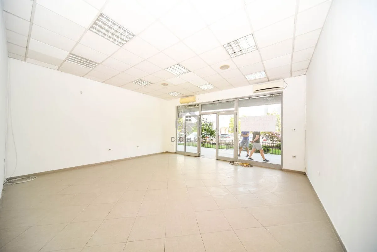 Rent, office space, 67m², Pobrežje, Podgorica