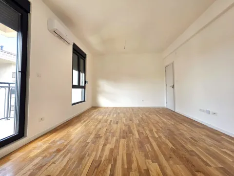 Izdavanje, stan, 64m², Tološi, Podgorica - image 1