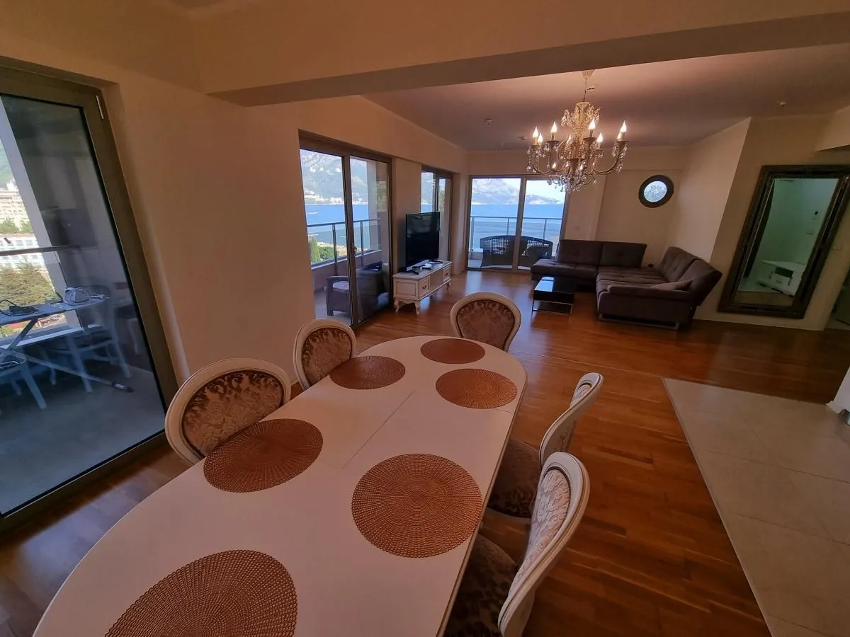 Rent, three bedroom apartment, 134m², Bečići, Budva
