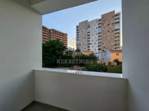 Izdavanje, jednosoban stan, 38m², Centar, Bar - image 4