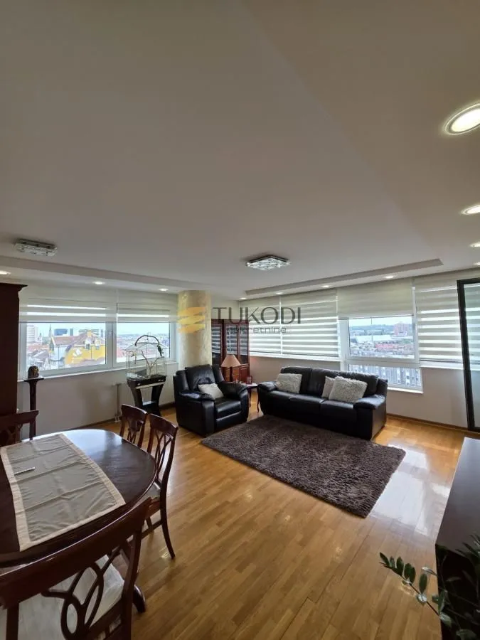 Prodaja, četvorosoban stan, 110m², Bulevar Oslobodjenja, Novi Sad Sve Podlokacije