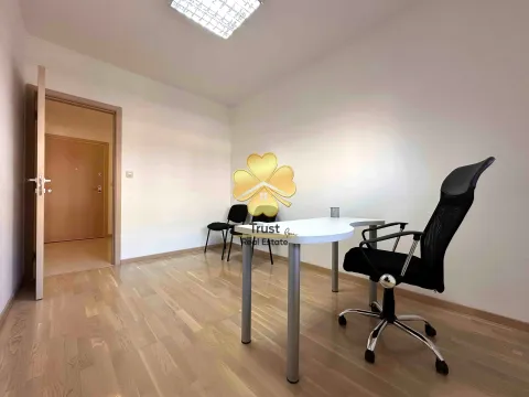 Izdavanje, poslovni prostor, 75m², City Kvart, Podgorica - image 10