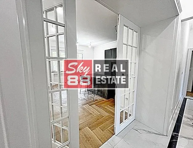 Prodaja, četvorosoban stan, 129m², Centar Sve Podlokacije, Beograd