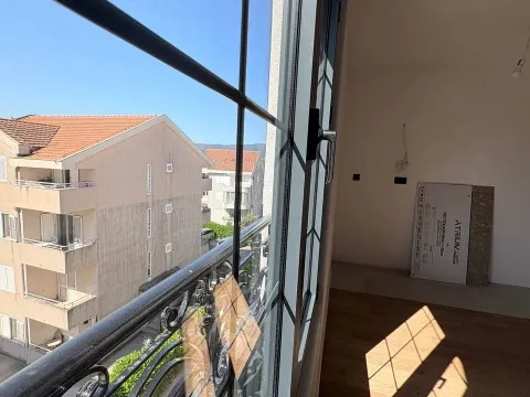 Prodaja, trosoban stan, 96m², Tivat, Crna Gora - image 17