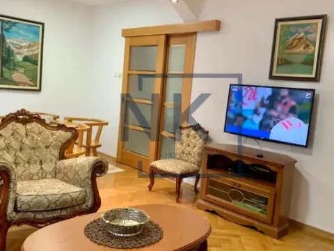 Izdavanje, jednosoban stan, 52m², Dalmatinska ulica, Podgorica - image 4