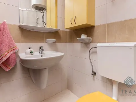 Izdavanje, dvosoban stan, 47m², Sveti Stasije, Kotor - image 14