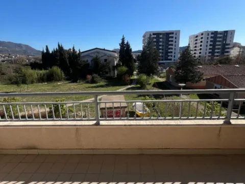 Rent, two bedroom apartment, 75m², Centar, Bar - image 2