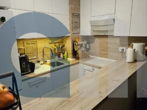 Prodaja, trosoban stan, 81m², Zemun Gornji Grad, Zemun Sve Podlokacije - image 4