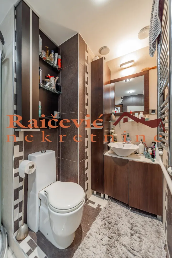 Sale, four bedroom apartment, 103m², Savski Venac, Beograd