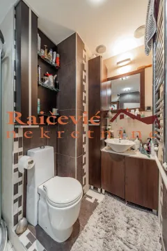 Sale, four bedroom apartment, 103m², Savski Venac, Beograd - image 10