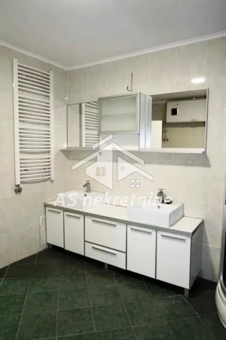 Rent, four bedroom apartment, 160m², Filmski Grad, Beograd