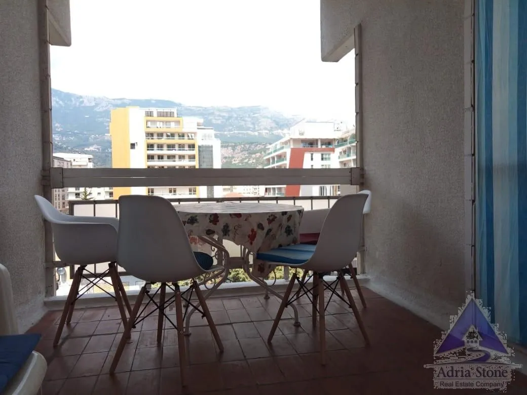 Rent, one bedroom apartment, 42m², Centar, Budva