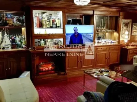 Prodaja, četvorosoban stan, 142m², Zemun Centar, Zemun Sve Podlokacije - image 6