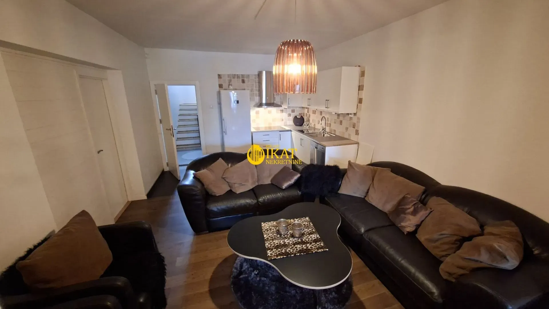Prodaja, kuća, 250m², Mali Mokri Lug, Zvezdara Sve Podlokacije