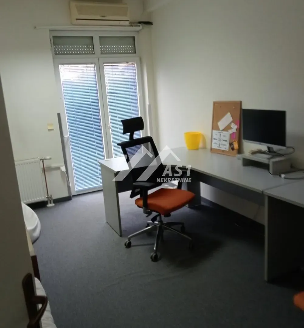 Rent, office space, 720m², Novo naselje, Novi Sad