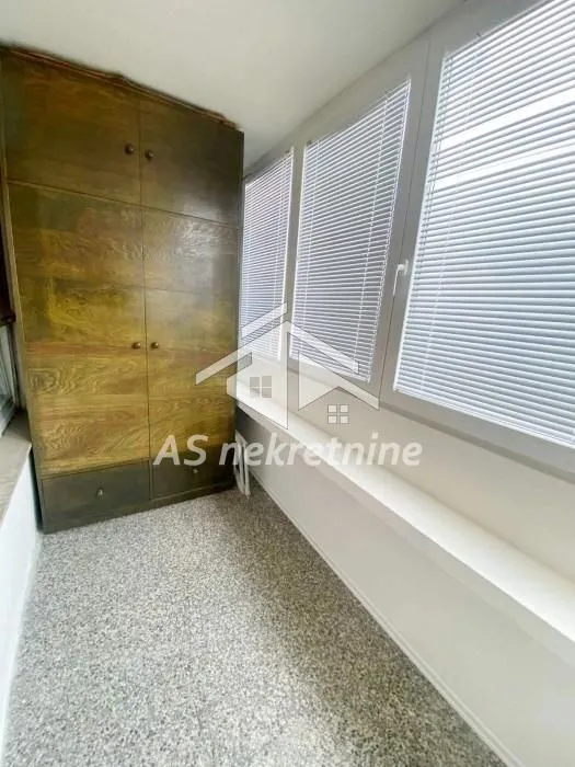 Izdavanje, četvorosoban stan, 120m², Voždovačka Crkva, Voždovac Sve Podlokacije