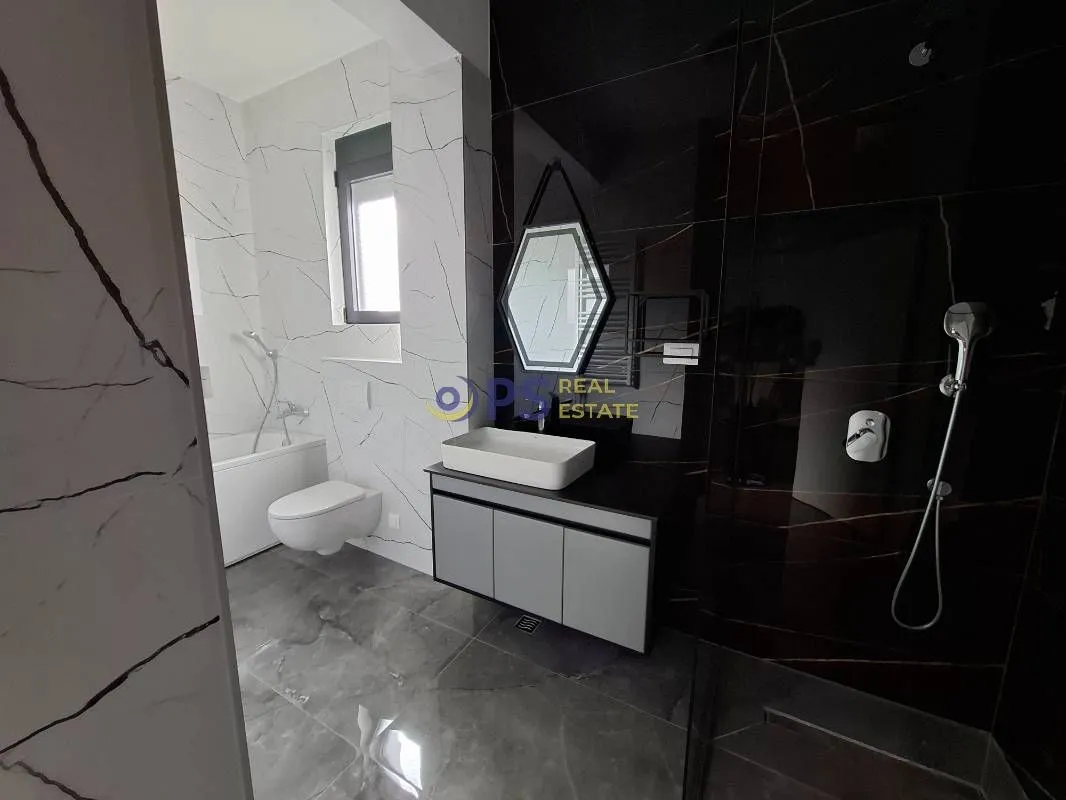 Izdavanje, kuća, 400m², Bar, Crna Gora