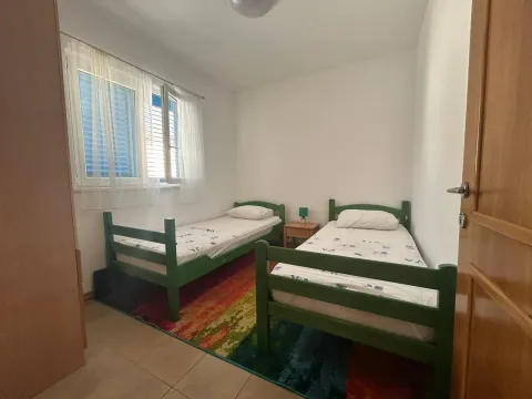 Izdavanje, dvosoban stan, 65m², Bečići, Budva - image 4