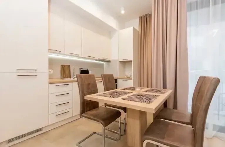 Izdavanje, stan, 46m², Tivat, Crna Gora