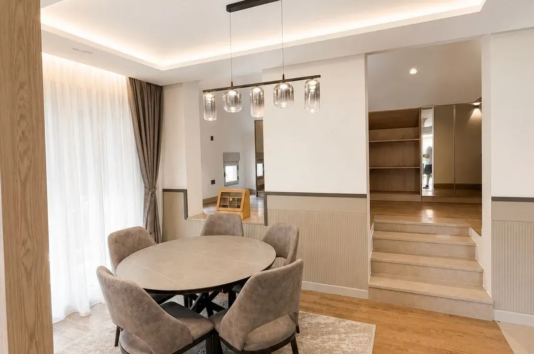 Rent, house, 290m², Stari Aerodrom, Podgorica