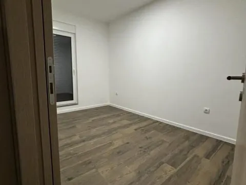 Izdavanje, trosoban stan, 65m², Vidovdansko naselje, Novi Sad Sve Podlokacije - image 7