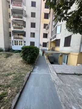 Rent, office space, 30m², Škaljari, Kotor - image 2