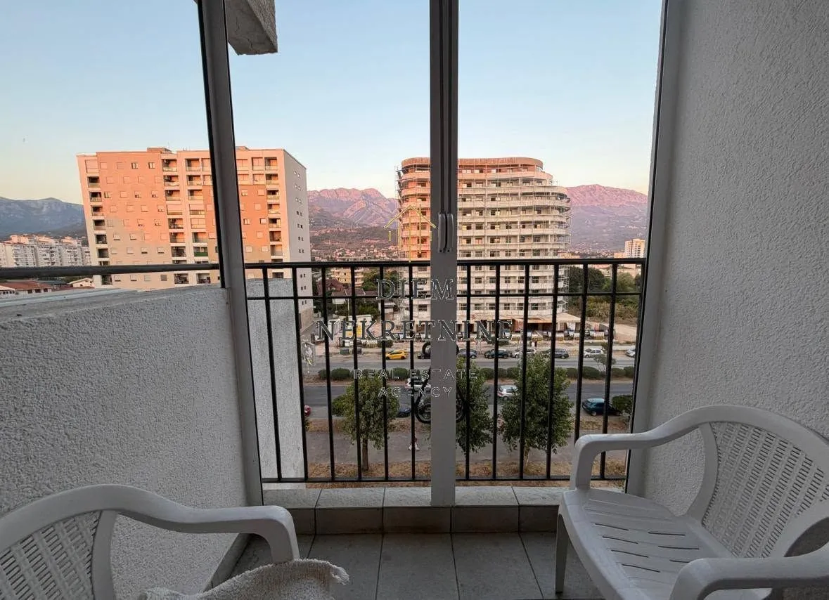 Rent, studio apartment, 27m², Centar, Bar