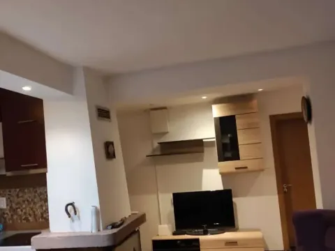 Rent, apartment, 70m², Tivat, Crna Gora - image 1