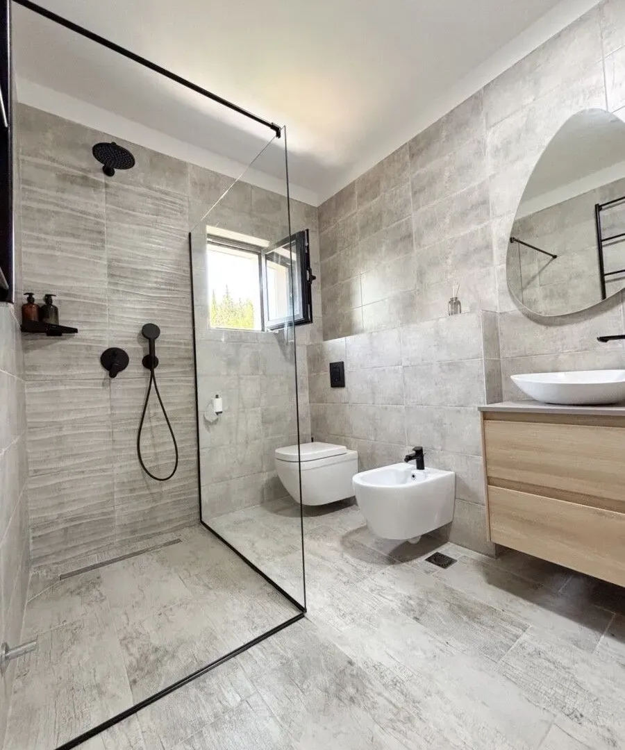 Rent, house, 330m², Centar, Tivat