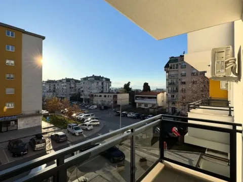 Rent, one bedroom apartment, 47m², Pobrežje, Podgorica - image 2