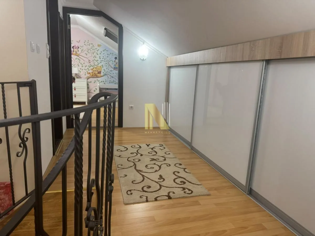 Prodaja, trosoban stan, 85m², Centar, Inđija