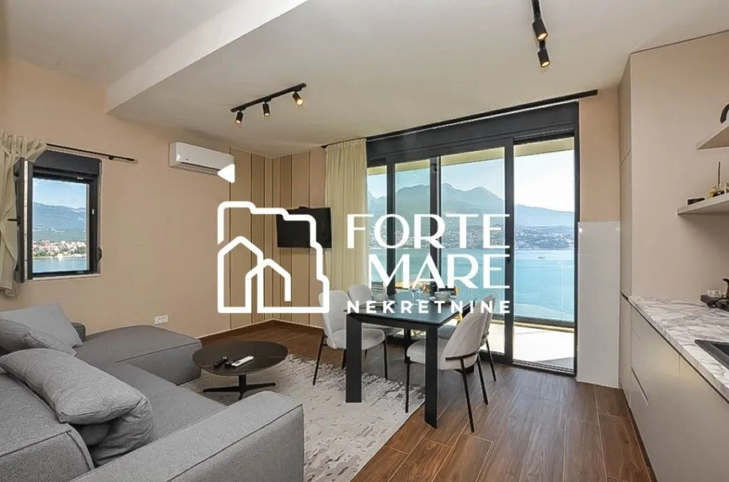 Prodaja, dvosoban stan, 61m², Njivice, Herceg Novi