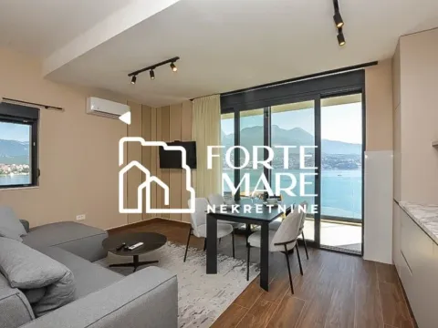 Sale, two bedroom apartment, 61m², Njivice, Herceg Novi