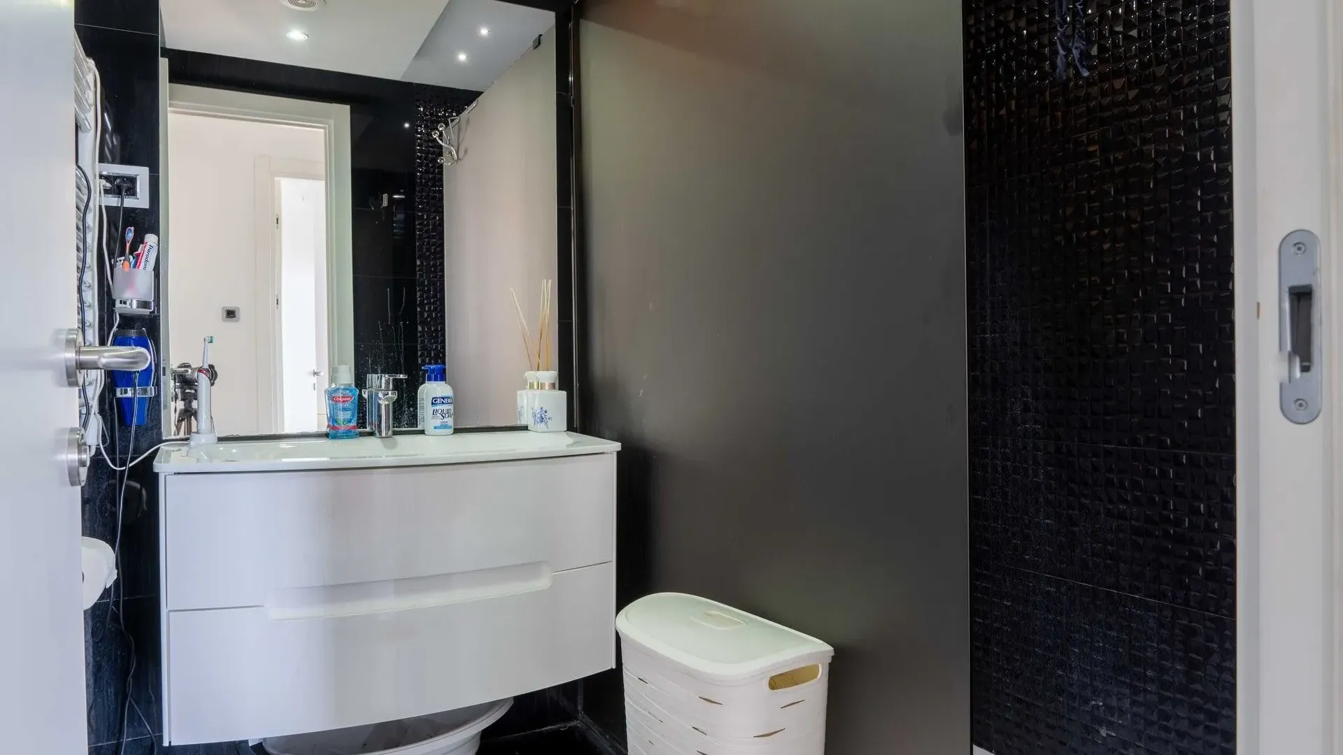 Sale, two bedroom apartment, 104m², Tre Canne, Budva