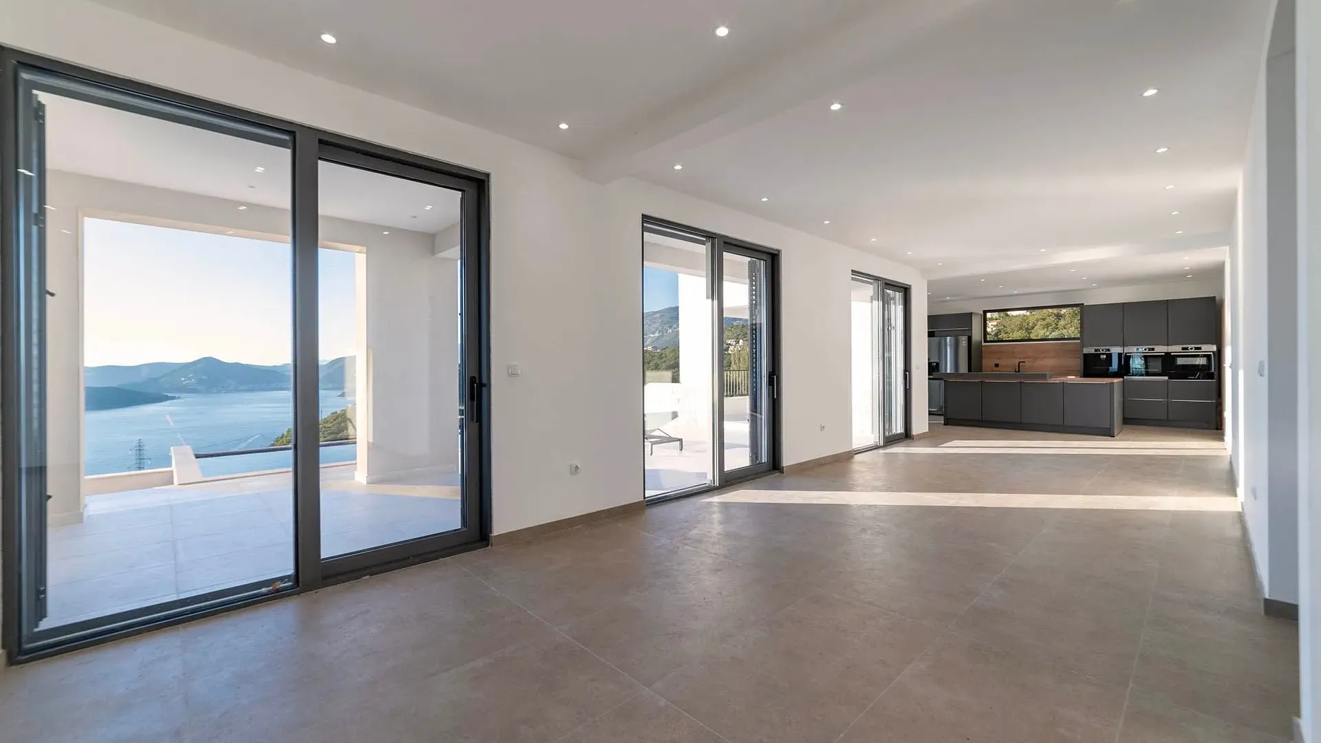 Sale, house, 420m², Blizikuće, Budva