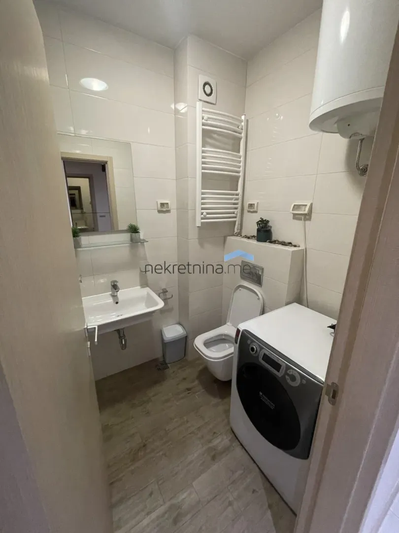 Izdavanje, jednosoban stan, 43m², City Kvart, Podgorica