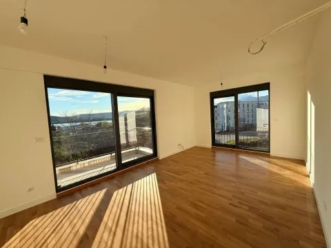 Prodaja, dvosoban stan, 72m², Centar, Tivat - image 9