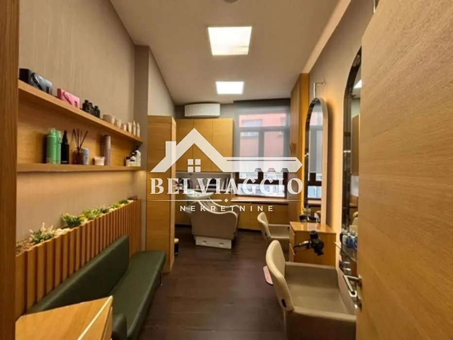 Izdavanje, poslovni prostor, 208m², Stari Grad, Budva